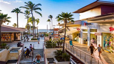 Maui whalers village store